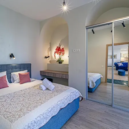 Heart Apartment *